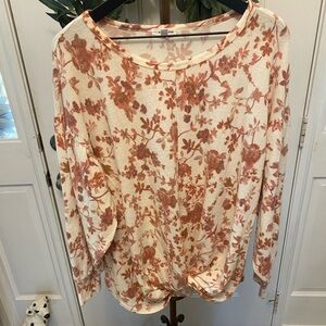 Eyeshadow Soft Floral Print Top LS 1X